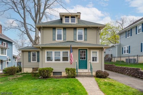 11 Oak Grove Rd, Caldwell, NJ, 07006-6013 | Card Image