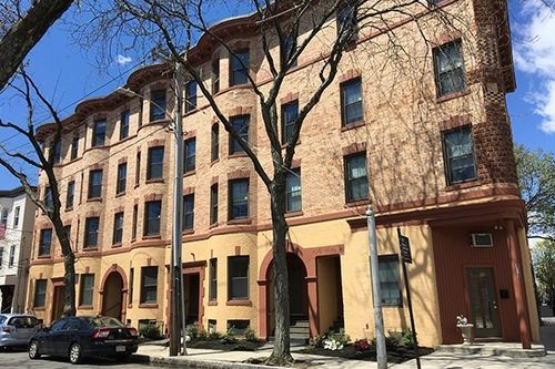 01-100 Willow St, Cambridge, MA, 02141 | Card Image