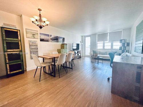 922-100 Lincoln Rd, Miami Beach, FL, 33139-2013 | Card Image