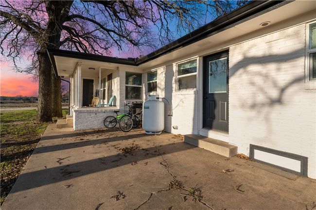 717 Oak Knoll Ln, Home with 3 bedrooms, 3 bathrooms and 1 parking in Elm Mott TX | Image 30