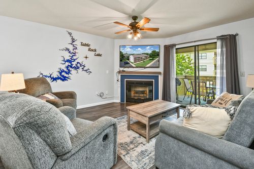 7-123 Bunker Ridge Dr, Branson, MO, 65616-4041 | Card Image