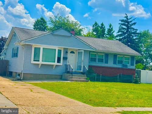 2 Glenview Dr, CINNAMINSON, NJ, 08077-2136 | Card Image