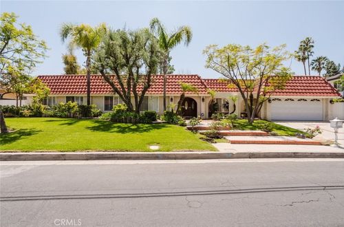16858 Pineridge Dr, Granada Hills, CA, 91344-1852 | Card Image