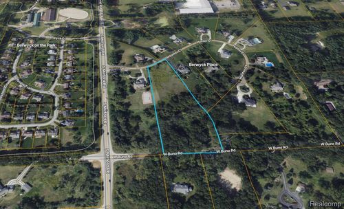 1253 Hunter Ct, Milford, MI, 48381-3182 | Card Image