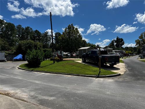 2953 Ne 104th Ave, SILVER SPRINGS, FL, 34488-8347 | Card Image