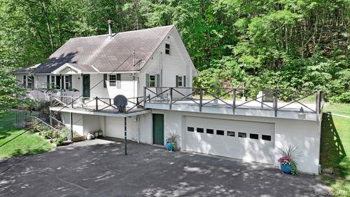 75 Kingston Ave, Wurtsboro, NY, 12790-7611 | Card Image