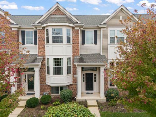 28W068 Shelburne Farms Dr, Winfield, IL, 60190-1017 | Card Image