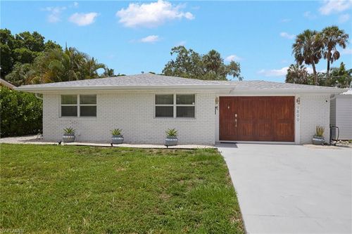 9899 Pennsylvania Ave, BONITA SPRINGS, FL, 34135-4665 | Card Image