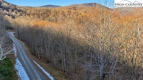 1 Creek Crossing Dr, Todd, NC, 28684 | Card Image