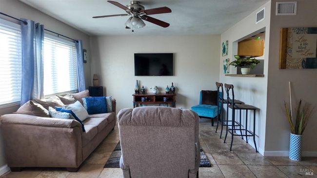 APT-2 - 100 Del Rio Ct, Condo with 2 bedrooms, 2 bathrooms and 2 parking in Vacaville CA | Image 4