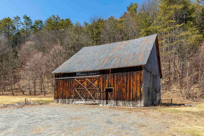 673 Route 121 E, House other with 5 bedrooms, 3 bathrooms and null parking in Grafton VT | Image 5