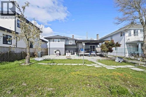 7768 18th Ave, Burnaby, BC, V3N1J2 | Card Image