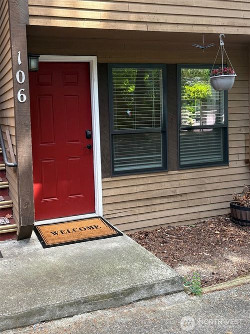 106-1101 Sw Harrier Cir, Oak Harbor, WA, 98277-2486 | Card Image
