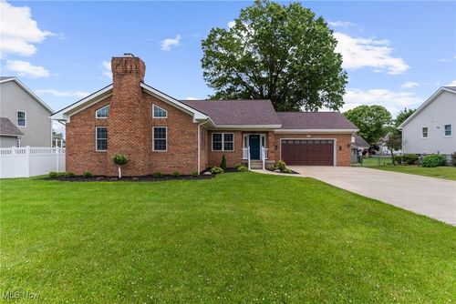 381 Lauretta Lane, Hubbard, OH, 44425 | Card Image