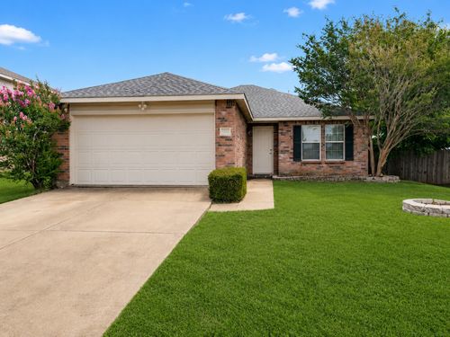 1221 Krista Dr, Burleson, TX, 76028-8611 | Card Image