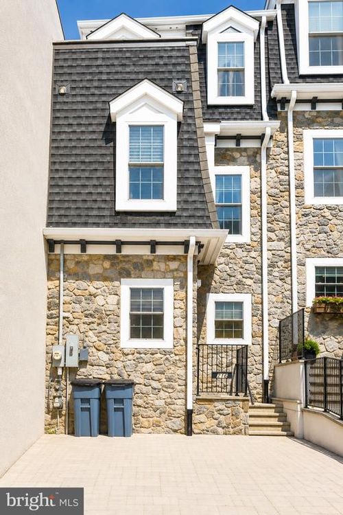 216 Wendover St, PHILADELPHIA, PA, 19128-5040 | Card Image