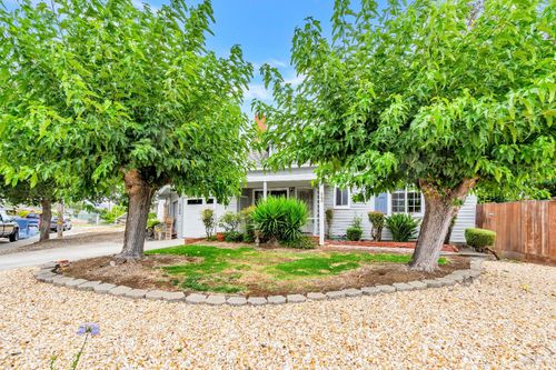 525 Park Ln, Petaluma, CA, 94954-3760 | Card Image
