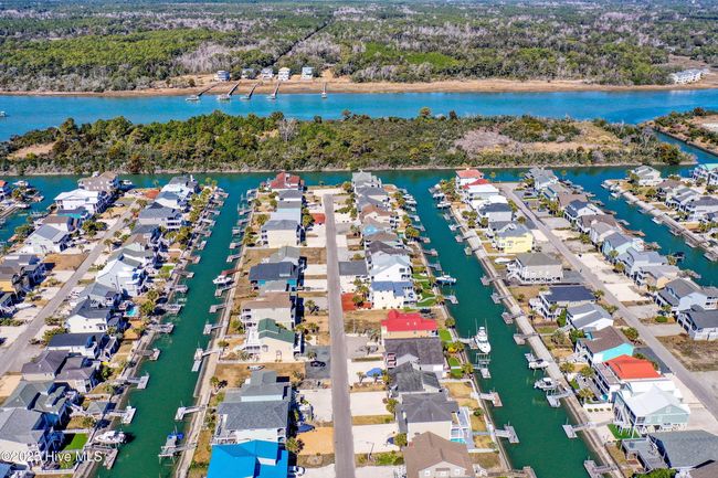 24 Pender St, House other with 5 bedrooms, 5 bathrooms and 1 parking in Ocean Isle Beach NC | Image 52