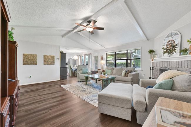 2703 Shady Creek Dr, House other with 3 bedrooms, 2 bathrooms and 2 parking in Pearland TX | Image 10