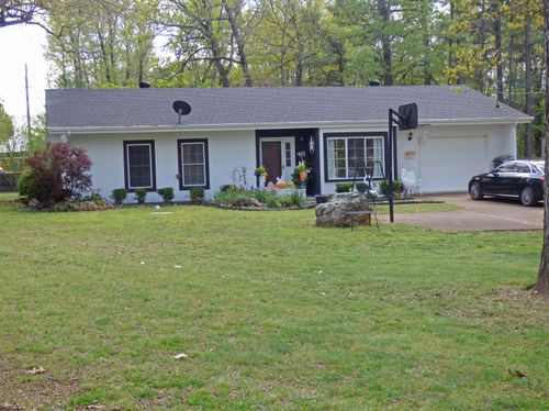 46 Matecumbe Dr, Cherokee Village, AR, 72529-7611 | Card Image