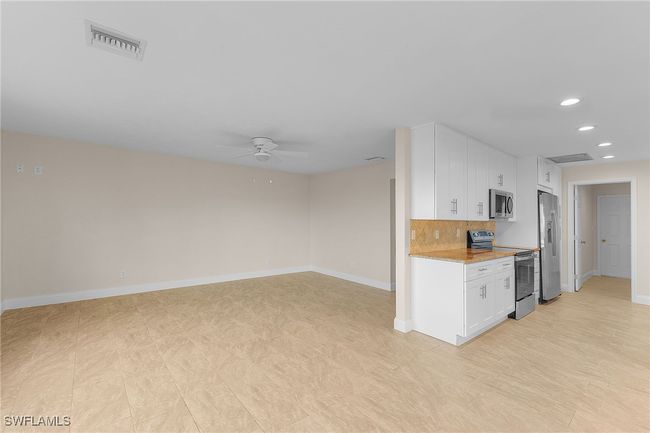 Family Room/Kitchen | Image 22