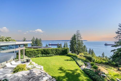 3704 Mckechnie Ave, West Vancouver, BC, V7V2M8 | Card Image