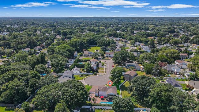 9 Wakefield Ct, House other with 5 bedrooms, 4 bathrooms and null parking in Deer Park NY | Image 32