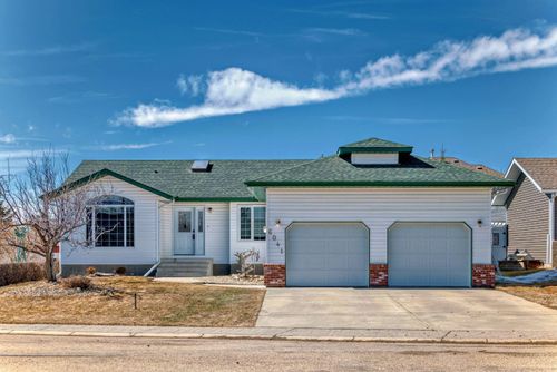 6041 47 Street Close, Home with 4 bedrooms, 2 bathrooms and 2 parking in Innisfail AB | Card Image