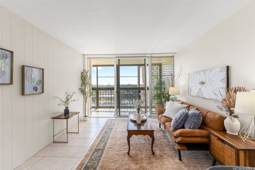 a501-4300 Waialae Ave, Honolulu, HI, 96816-6702 | Card Image