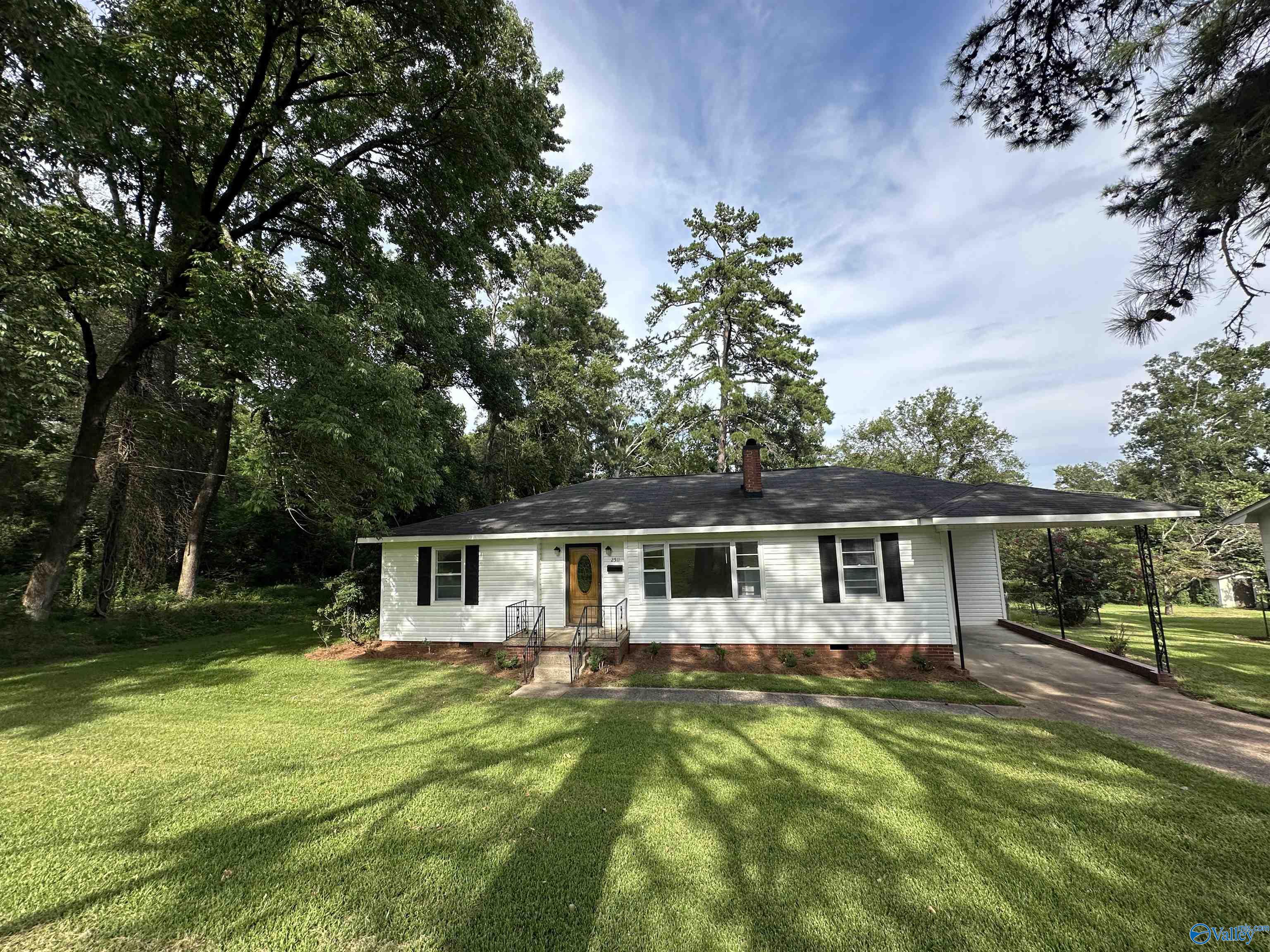 Hillcrest Dr, Gadsden, AL 35904