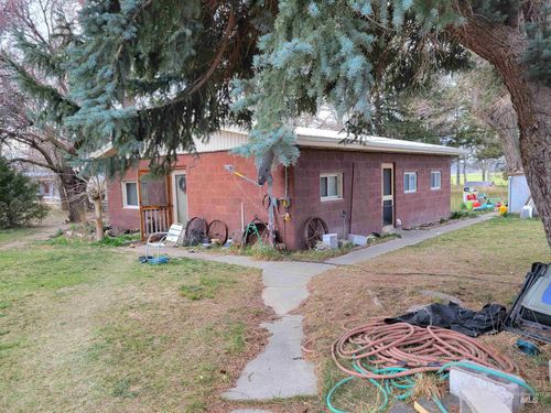 377 S Davis Rd, Hammett, ID, 83627-6383 | Card Image