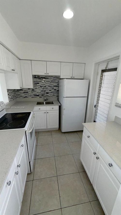 apt-17-2800 Ne 203rd St, Aventura, FL, 33180-2068 | Card Image