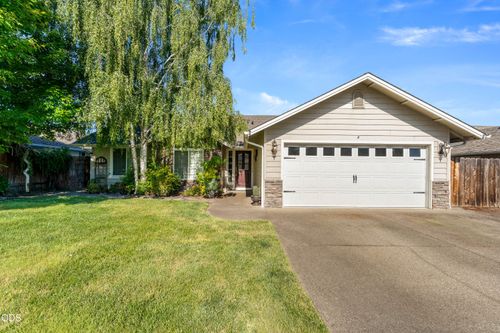 1662 Nunnwood Ln, Grants Pass, OR, 97527-6388 | Card Image
