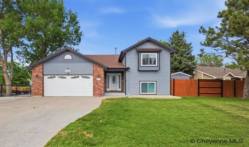 931 Centennial Dr, Cheyenne, WY, 82001-7409 | Card Image