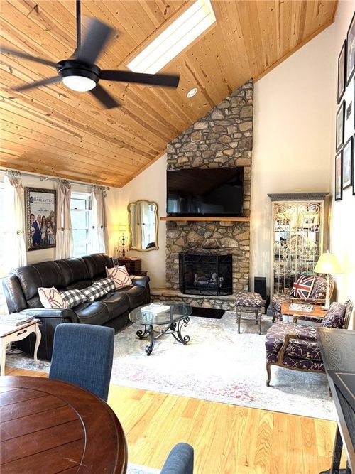 4-175 Pine Vlg, Blowing Rock, NC, 28605-6217 | Card Image