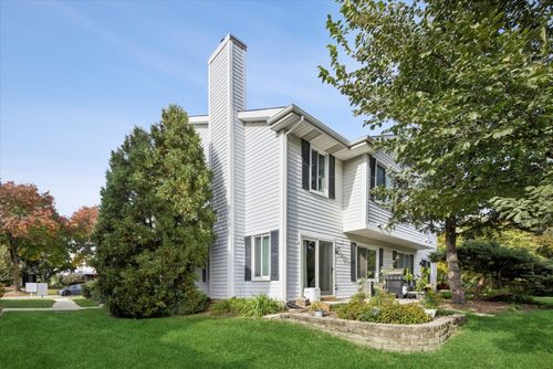 c-7937 Knottingham Cir, Darien, IL, 60561-4977 | Card Image