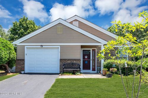 7 Elm Ct, Barnegat, NJ, 08005-3131 | Card Image