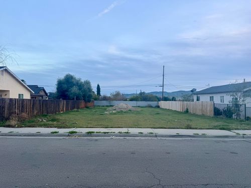 744 E Shasta St, Avenal, CA, 93204-1925 | Card Image