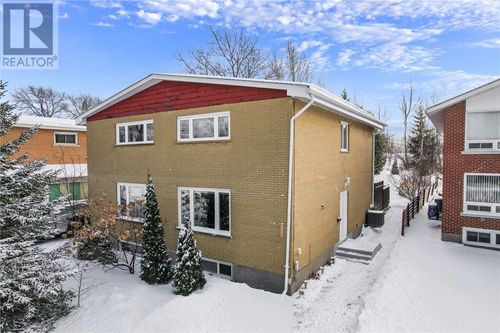 59 Kelsey Ave, Sudbury, ON, P3C2X7 | Card Image