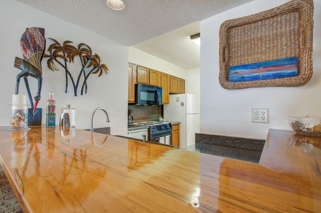 30 MC Kitchen | Image 12