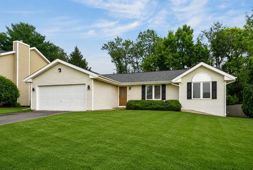 5011 Trafford Dr, Loves Park, IL, 61111-3442 | Card Image