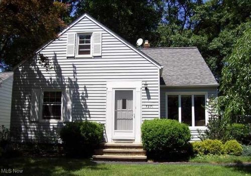 5271 Case Ave, Lyndhurst, OH, 44124-1013 | Card Image