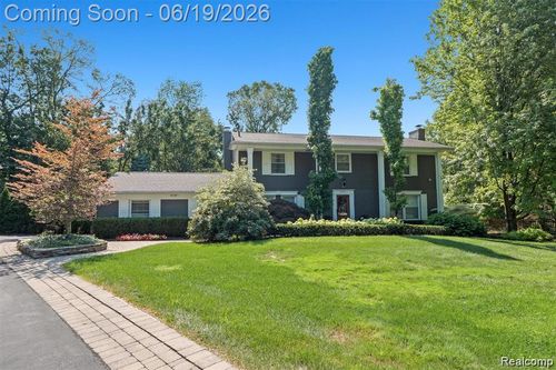 5365 Van Ness Ct, Bloomfield Hills, MI, 48302-2659 | Card Image