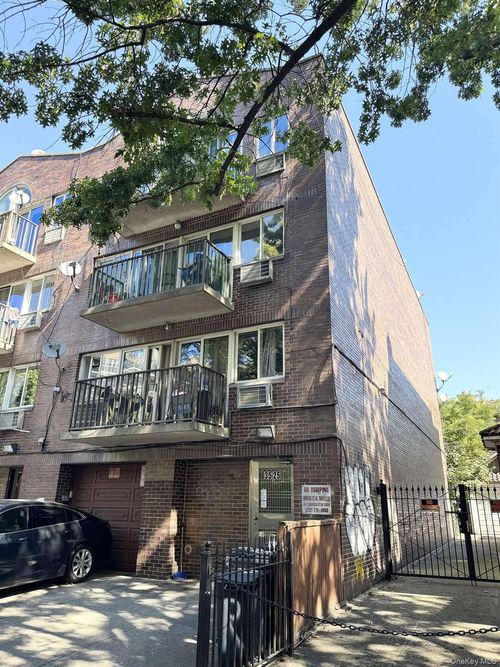 3525 86th St, Jackson Heights, NY, 11372-5615 | Card Image