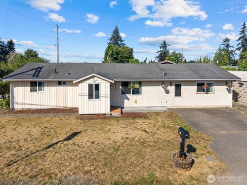 9304 55th Ave Ne, Marysville, WA, 98270-2712 | Card Image