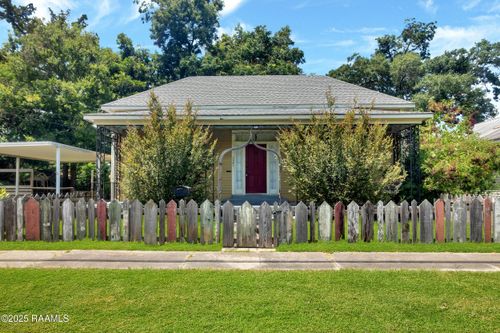 321 Elizabeth Ave, Lafayette, LA, 70501-4933 | Card Image