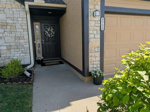 3725 N 152nd Ct, Basehor, KS, 66007-9102 | Card Image