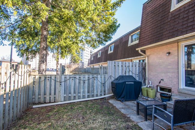 32 - 634 Strasburg Rd, Condo with 3 bedrooms, 2 bathrooms and 1 parking in Kitchener ON | Image 9