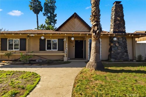 2071 S Nautical St, Anaheim, CA, 92802-4438 | Card Image