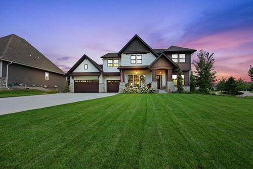 24565 Bentgrass Way, Shorewood, MN, 55331-2703 | Card Image